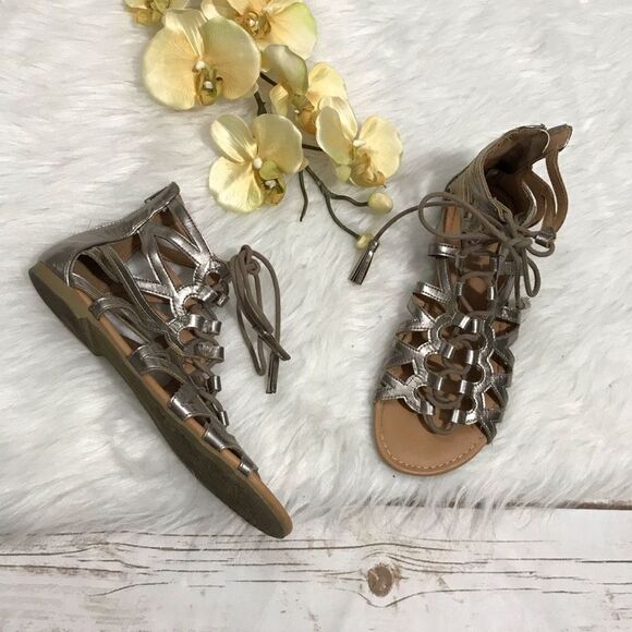 D Report Gladiator Girls Metallic Silver Sandals size 5 - Picture 1 of 8